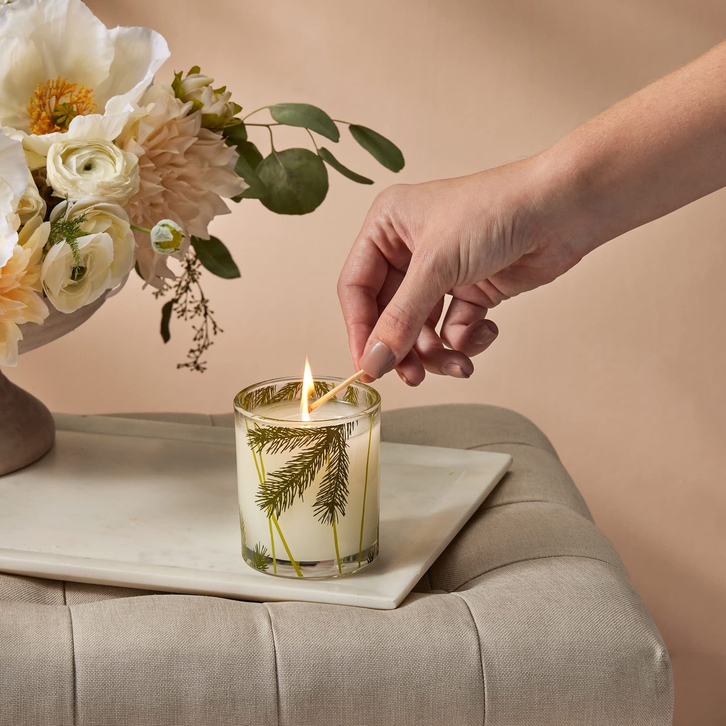 Thymes Frasier Fir Pine Needle Candle – Holiday Candles for Home Scented with Notes of Crisp Siberian Fir, Cedarwood & Sandalwood – Christmas Decor – Christmas Gifts for Women & Men (6.5 oz)