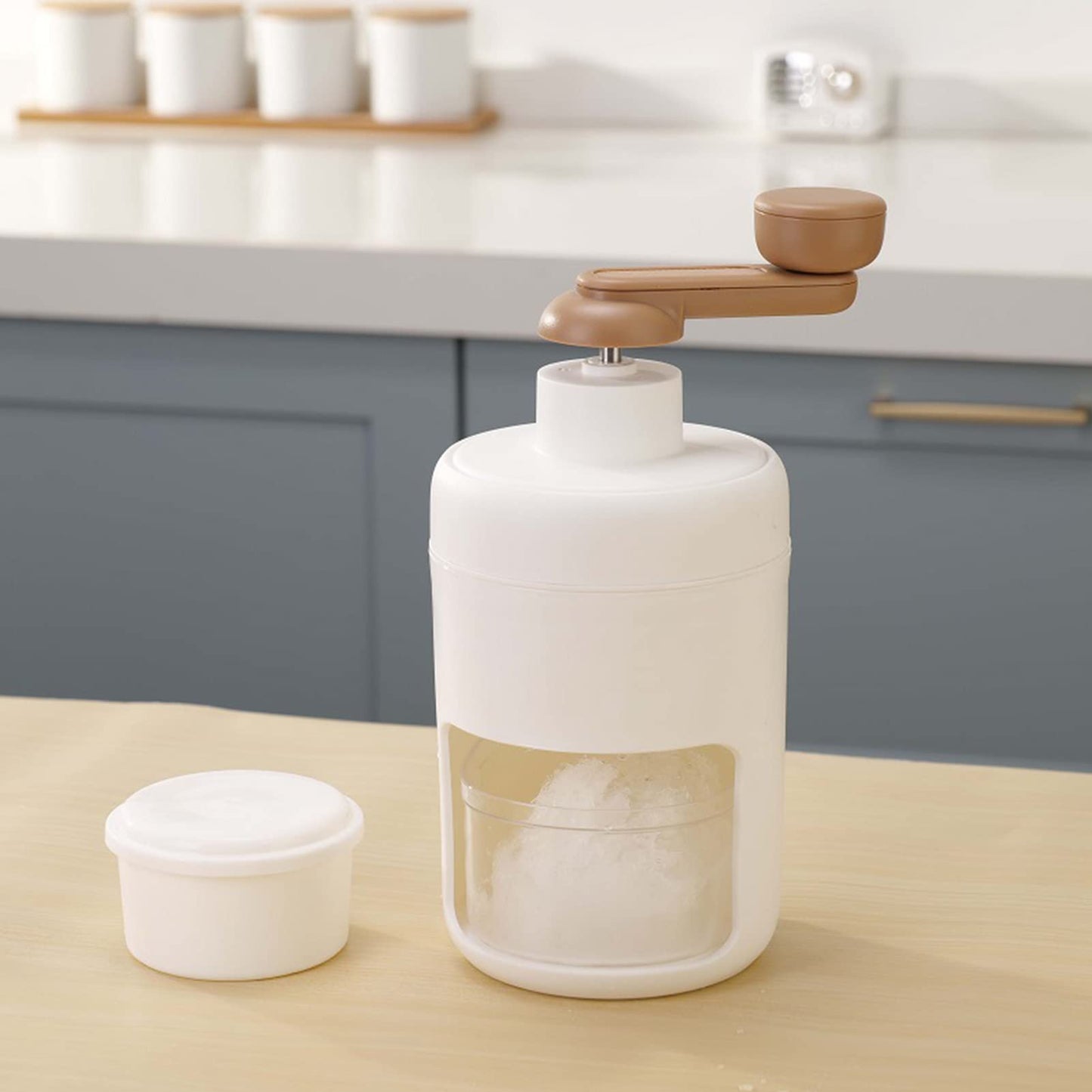 Topyond Hand Crank Ice Crusher Mini Snow Cone Machine, Food Grade Manual Ice Shaver for Home Use, Portable Ice Breaker with Easy Crank Operation, for Shaved Ice and Ice Bricks