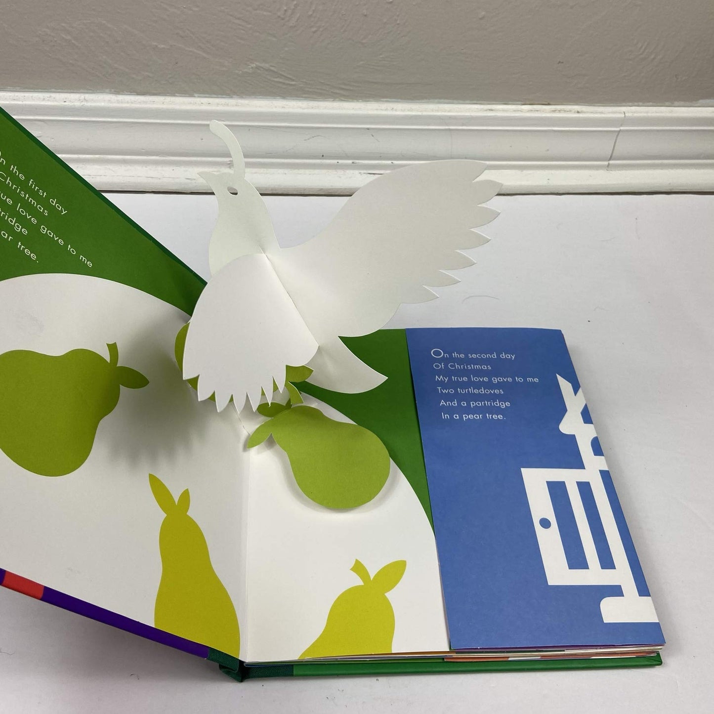 The 12 Days of Christmas : A Pop-Up Celebration