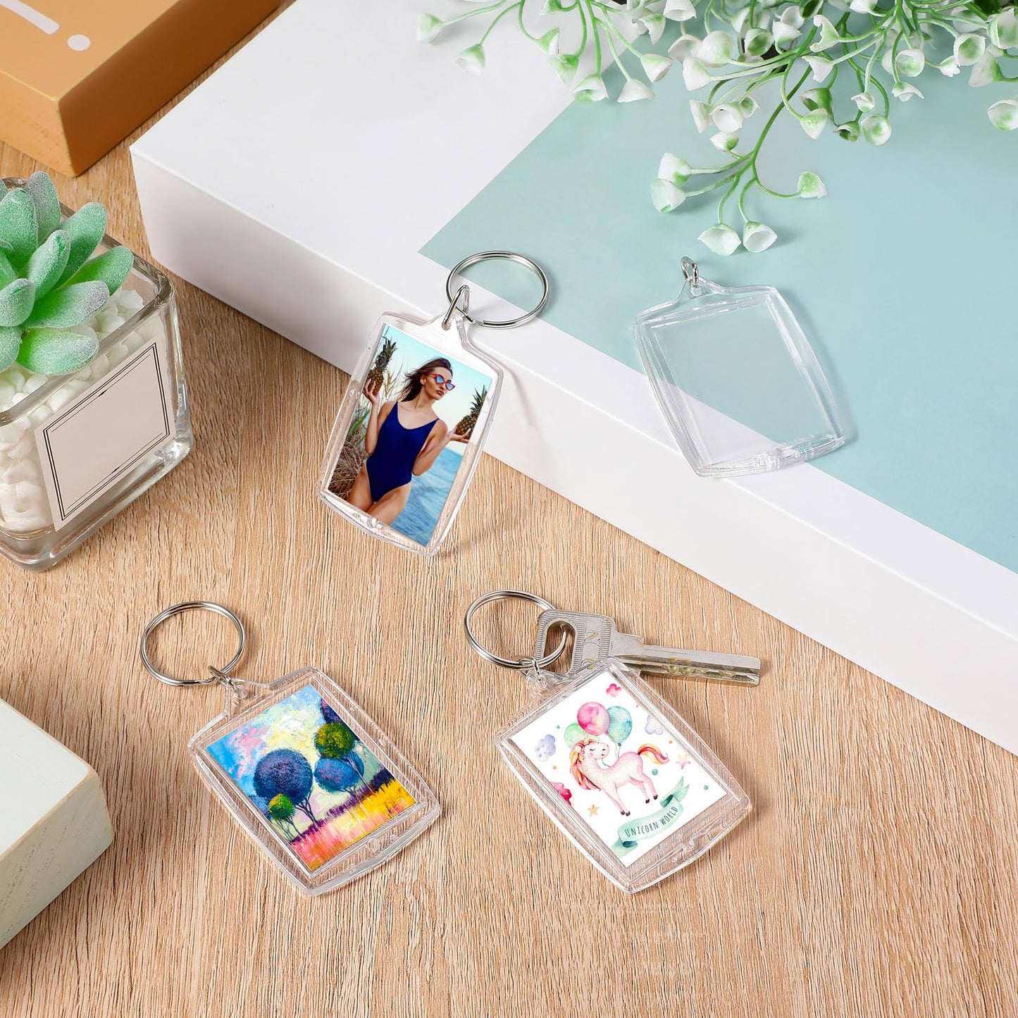 MTLEE 150 Pcs Photo Insert Keychain Clear Acrylic Picture Keychains Picture Frame Key Chain Blank Photo Keychains(Square)