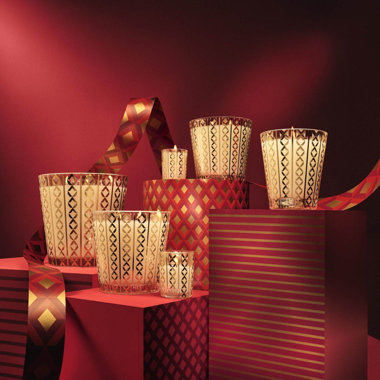 NEST New York Scented Classic Candle, Holiday - 8.1 oz - Up to 60-Hour Burn Time - Reusable Glass Vessel