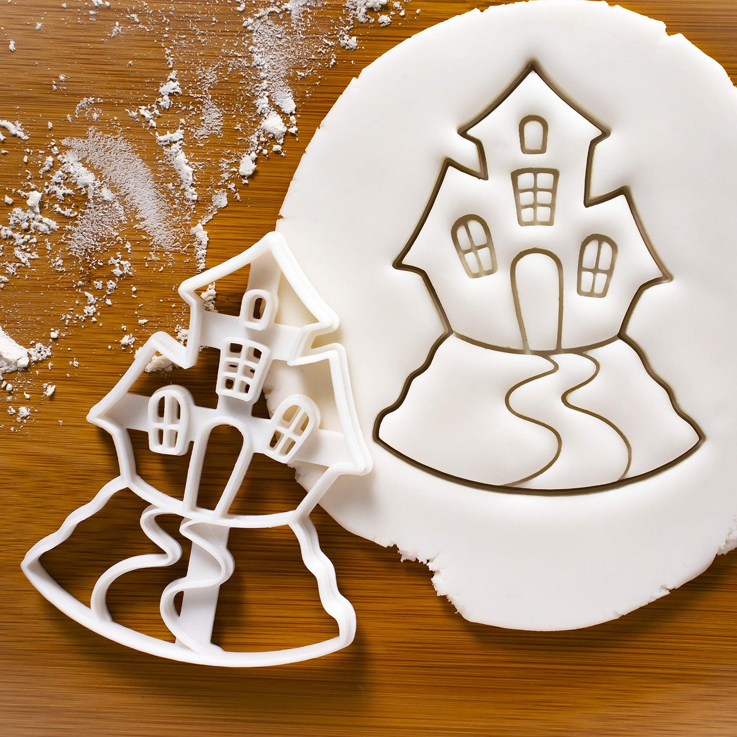 Set of 4 Witchcraft theme cookie cutters (Designs: Candle, Cauldron, Witch Hat, and Haunted House), 4 pieces - Bakerlogy