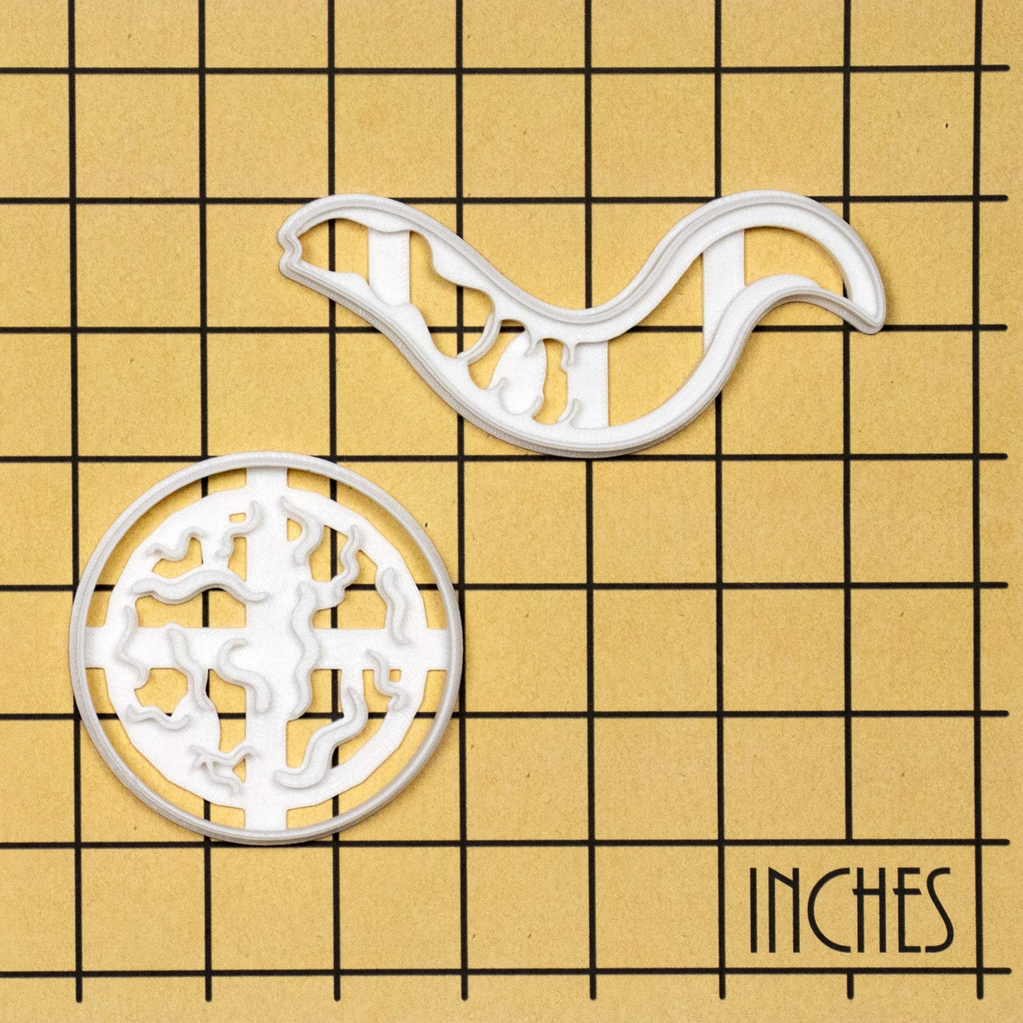 Set of 2 C. Elegans (Caenorhabditis Elegans) cookie cutters, 2 pieces - Bakerlogy